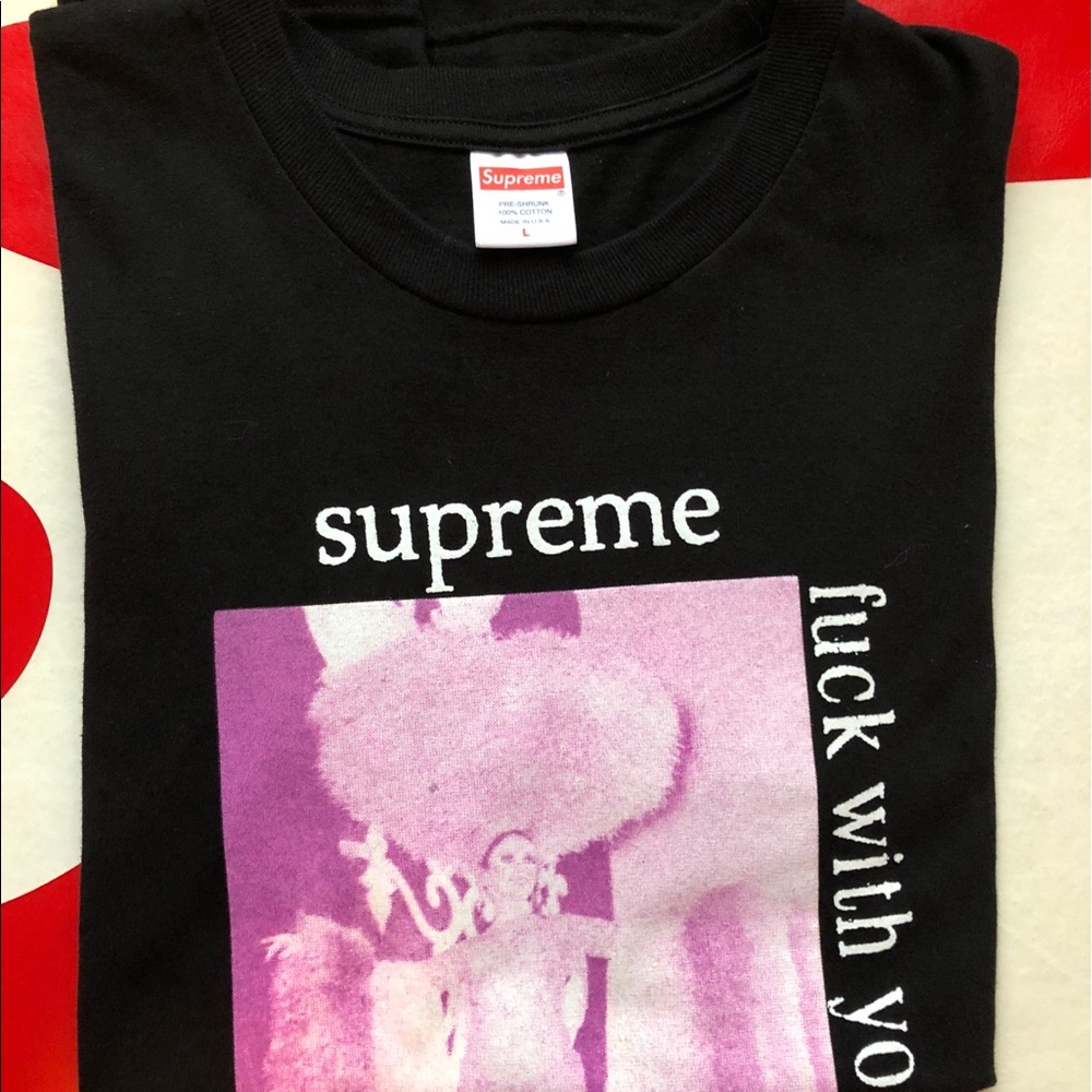 Supreme tee